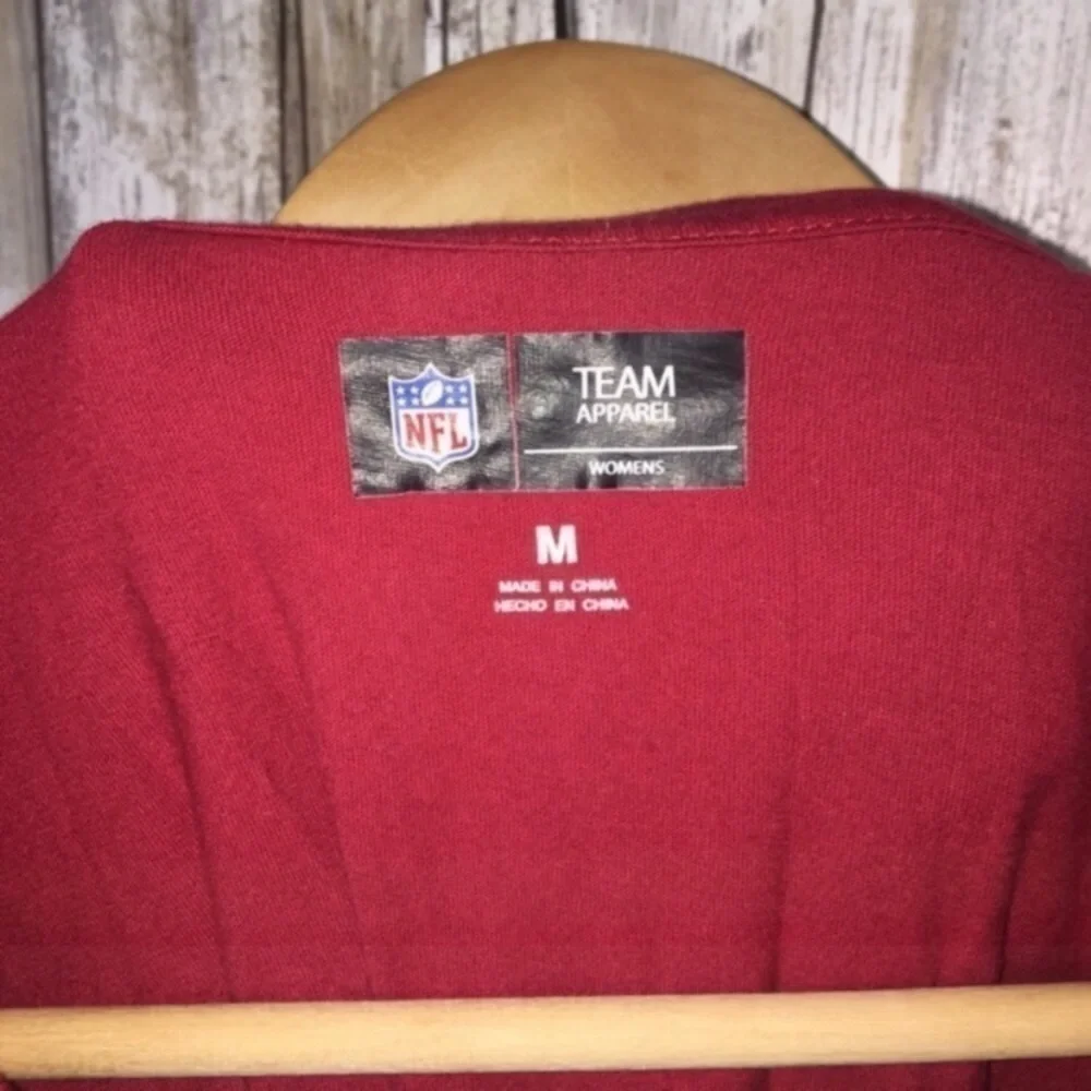NFL Arizona Cardinals Women’s Medium Red V-Neck Graphic Tee Football Fan Shirt - Picture 4 of 4